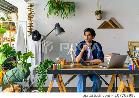 男性肖像』 107762995