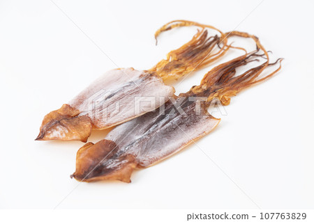 Surume 魷魚白色背景 107763829