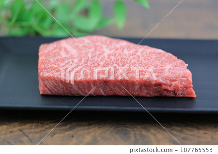 Omi beef (Zabuton) 107765553