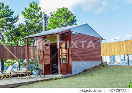 [Image material] Urban barbecue place 107767234