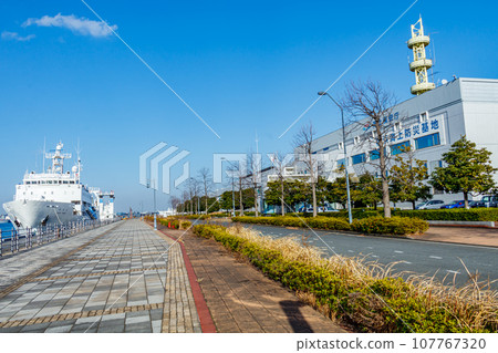 [神奈川的城市景觀] 港口未來（橫濱海上防災基地）週邊的城市景觀 107767320