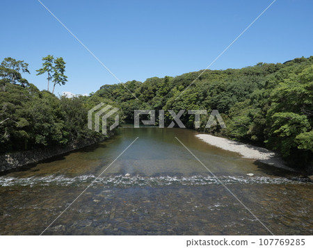 Isuzu River from Ise Shrine Ujibashi 107769285