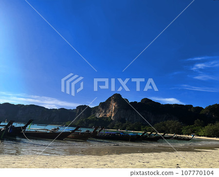 Sky and sea travel Sky and sea travel 107770104