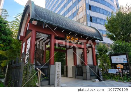 東京都墨田區兩國榮光院正門 東京都墨田區兩國榮光院正門 107770109