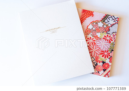 在照相館製作的畢業紀念相冊 107771389