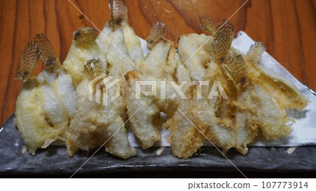 吃魚、蝦虎魚天婦羅 107773914