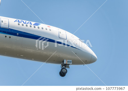 [全日空飛機準備從城南島海濱公園上空降落] 107773967