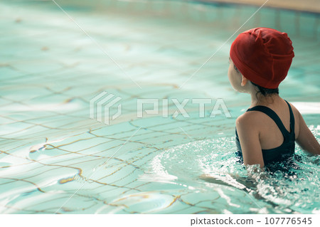 4歲兒童游泳學校課程 107776545
