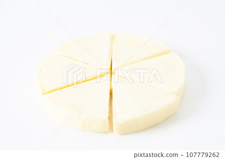 軟制乳酪乳酪白色背景 軟制乳酪乳酪白色背景 107779262