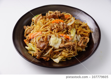 美味的日式炒麵 107779605