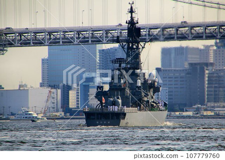 Rainbow Bridge and “Training Ship Hatakaze” Rainbow Bridge and “Training Ship Hatakaze” 107779760
