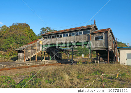 JR Hokkaido Hakodate Main Line Ozawa Station overpass 107781331