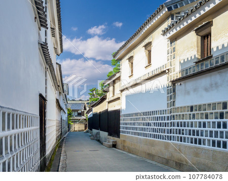岡山_白牆閃耀的倉敷美觀地區的風景 107784078