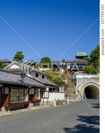 岡山_白牆閃耀的倉敷美觀地區的風景 107784105