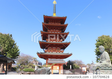 Iinuma Kannon and five-storied pagoda under the blue sky, Choshi City, Chiba Prefecture Iinuma Kannon and five-storied pagoda under the blue sky, Choshi City, Chiba Prefecture 107784628