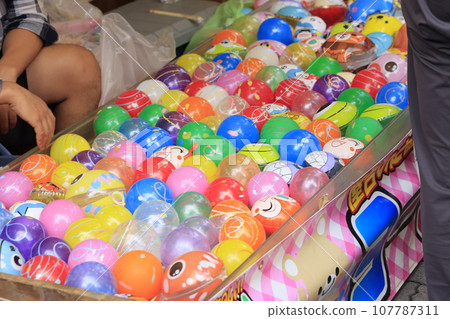 Fair yo-yo shop 107787311