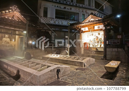 Arayu of the atmospheric Yumura Onsen, Shinonsen Town, Mikata District, Hyogo Prefecture, Japan 107788799