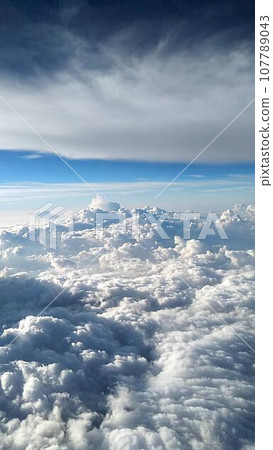 The world seen from an airplane 107789043