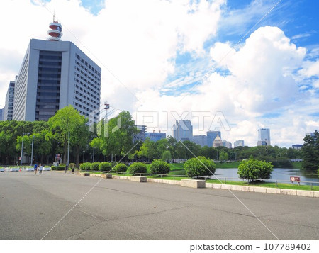 東京警視廳總部大樓 9 月 107789402