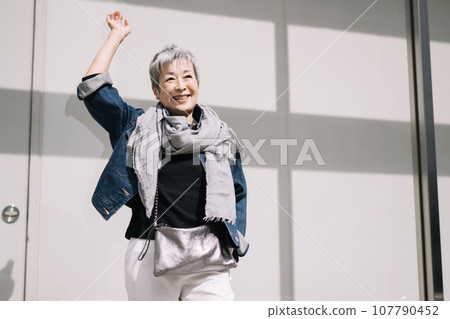 Elegant Japanese woman with gray hair Elegant Japanese woman with gray hair 107790452