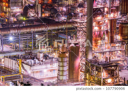 Wakayama Prefecture, Arita City, Hatsushima Sato Town (Night view of Tonen General Factory) 107790906