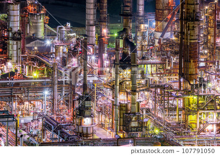 Wakayama Prefecture, Arita City, Hatsushima Sato Town (Night view of Tonen General Factory) Wakayama Prefecture, Arita City, Hatsushima Sato Town (Night view of Tonen General Factory) 107791050