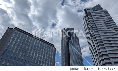 I look up on a skyscraper 107791557