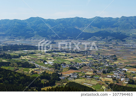 Kumamoto Prefecture/ The most scenic road: Fresh greenery around Minamiaso Village seen from the Minamiaso Panorama Line Observatory 107794463