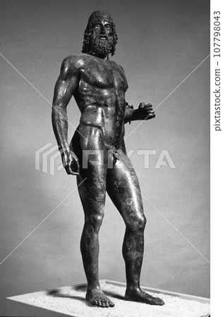 Riace Bronze A, Close up. Calabria Region, Italy. 107798043