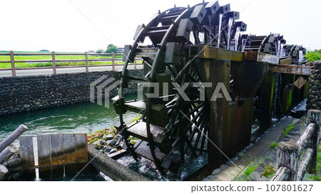 Triple water wheel in Asakura City, Fukuoka Prefecture Triple water wheel in Asakura City, Fukuoka Prefecture 107801627