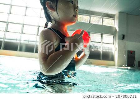 4 year old in the pool 107806711
