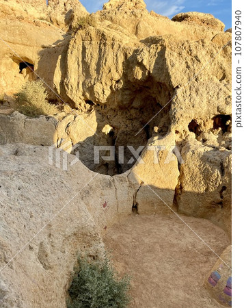 Reef formation from sandstone on the coast.Algar Seco, Carvoeiro. 107807940