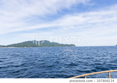 Sanriku’s beautiful sea where farmed scallops grow Sanriku’s beautiful sea where farmed scallops grow 107809214