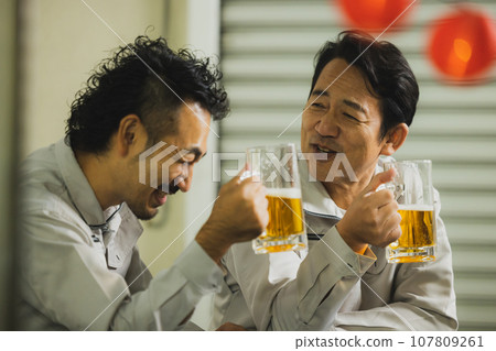工人們敬酒 工人們敬酒 107809261