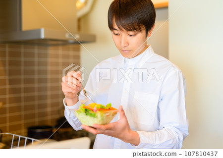 廚房 沙拉 沙律 107810437