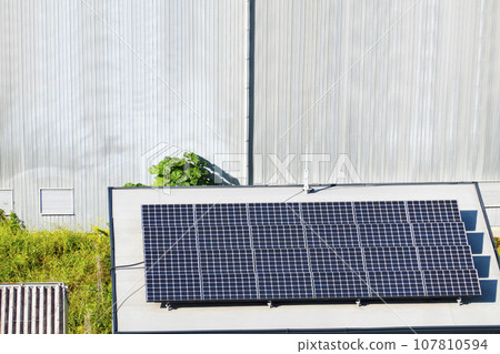 Solar panel installed on the roof 107810594