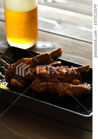 Spare ribs boiled in plum wine Spare ribs boiled in plum wine 107813879