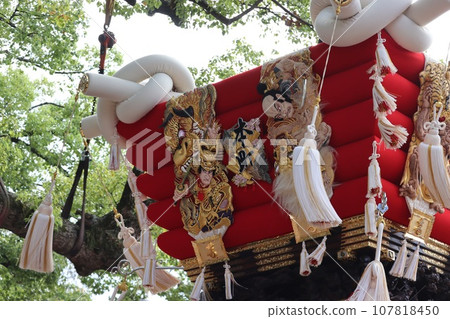 Futon drum at the Mozu Hachimangu Shrine Autumn Festival in Sakai City Futon drum at the Mozu Hachimangu Shrine Autumn Festival in Sakai City 107818450