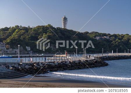 [Kanagawa Prefecture] Early morning scenery of Enoshima 107818505