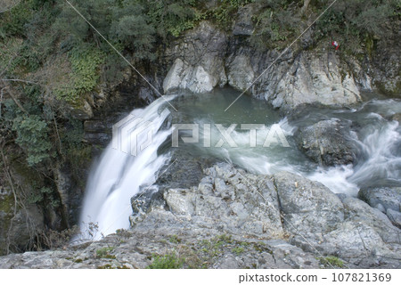 Su Dusen Waterfall Su Dusen Waterfall 107821369