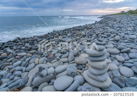 Nakiishi Beach, Tottori Prefecture, Kotoura Town, Sea of Japan, Asahi Nakiishi Beach, Tottori Prefecture, Kotoura Town, Sea of Japan, Asahi 107823520