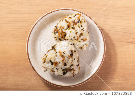 Chirimen Takana rice ball 107823598