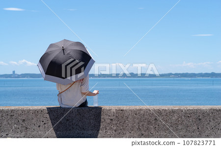 坐在路堤上 坐在路堤上 107823771