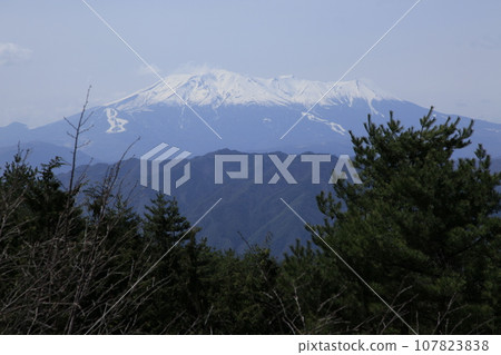 從 Kibio Pass 眺望禦岳 107823838