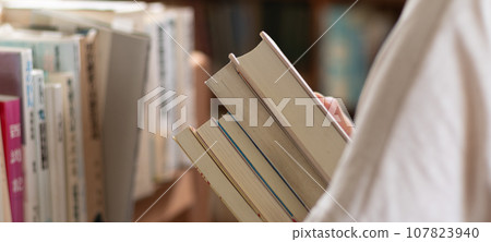 有一本書 107823940