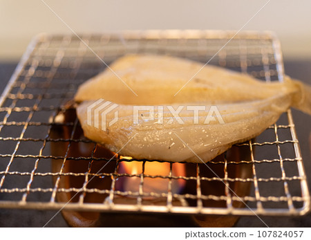 grill dried fish grill dried fish 107824057