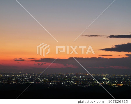 黃昏和夜景 黃昏和夜景 107826815