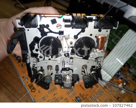 Tape pulling mechanism of the cassette deck. tape recorder 107827462