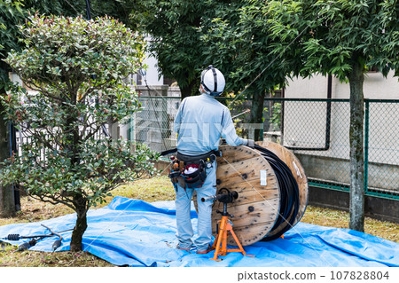 櫃內高壓電纜更換工作 107828804