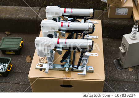 櫃內高壓交流負載開關（LBS）更換工作 107829224